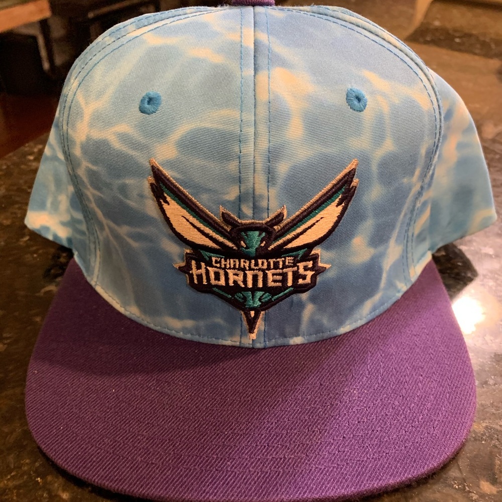 Charlotte Hornets Men’s Tie Die Snapback Hat